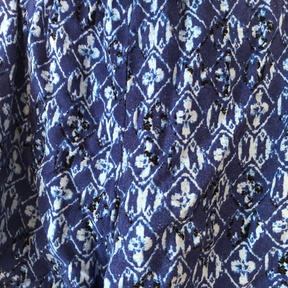 forever 21 flowy blue patterned shorts - Picture 3 of 3